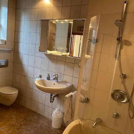 Zur Sonne Мини-отель